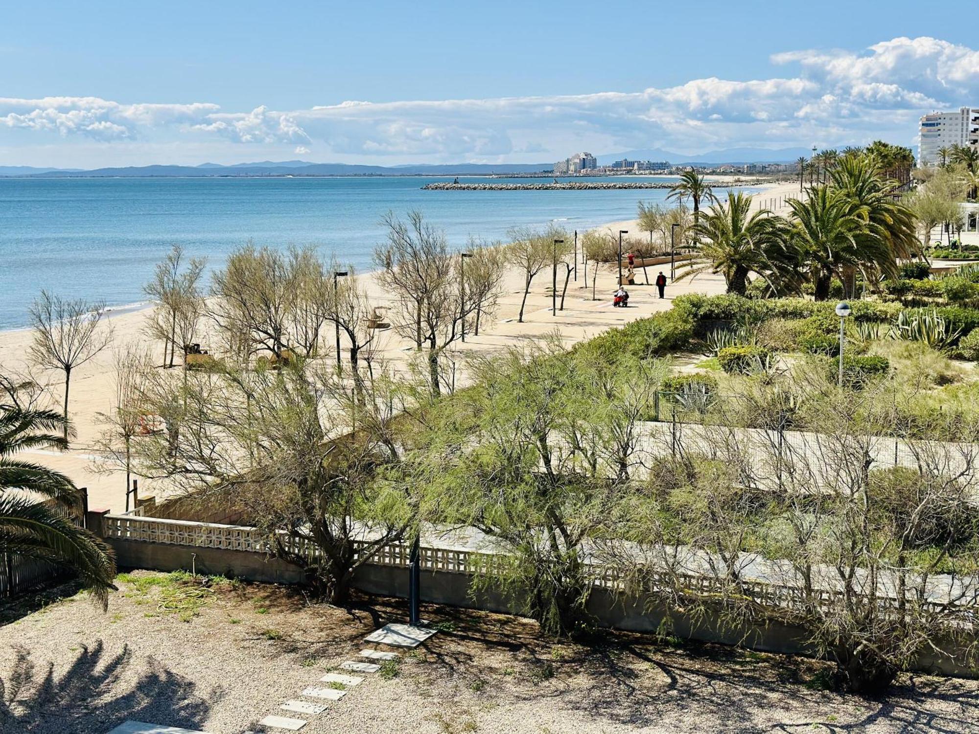 2112 Hort De Mar A 306, Vista Inmejorable, En 1ª Linea De Mar Y Frente A La Playa Mas Espaciosa De Roses. Edificio Tranquilo. Parking. - Es-258-37 Appartement