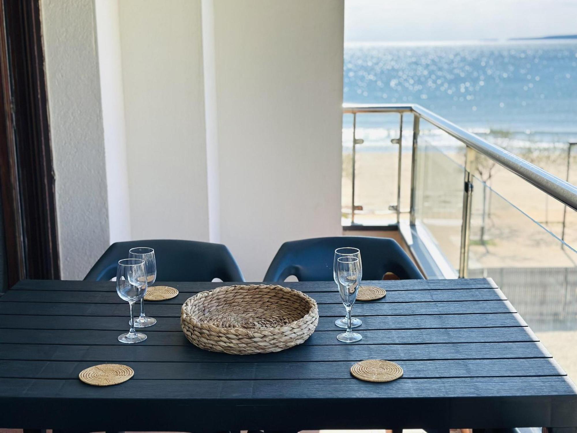 2112 Hort De Mar A 306, Vista Inmejorable, En 1ª Linea De Mar Y Frente A La Playa Mas Espaciosa De Roses. Edificio Tranquilo. Parking. - Es-258-37 Appartement