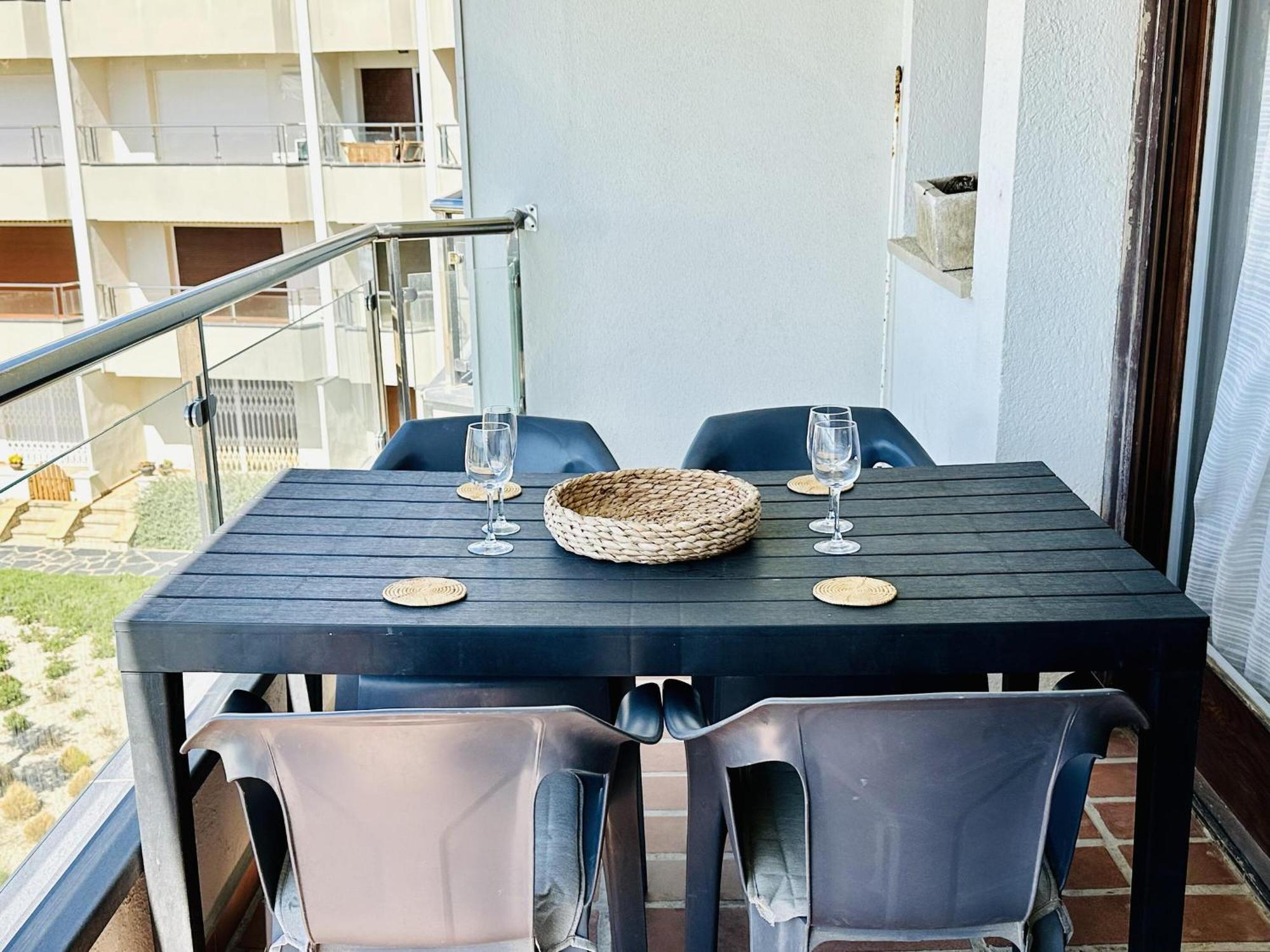 2112 Hort De Mar A 306, Vista Inmejorable, En 1ª Linea De Mar Y Frente A La Playa Mas Espaciosa De Roses. Edificio Tranquilo. Parking. - Es-258-37 Appartement Roses