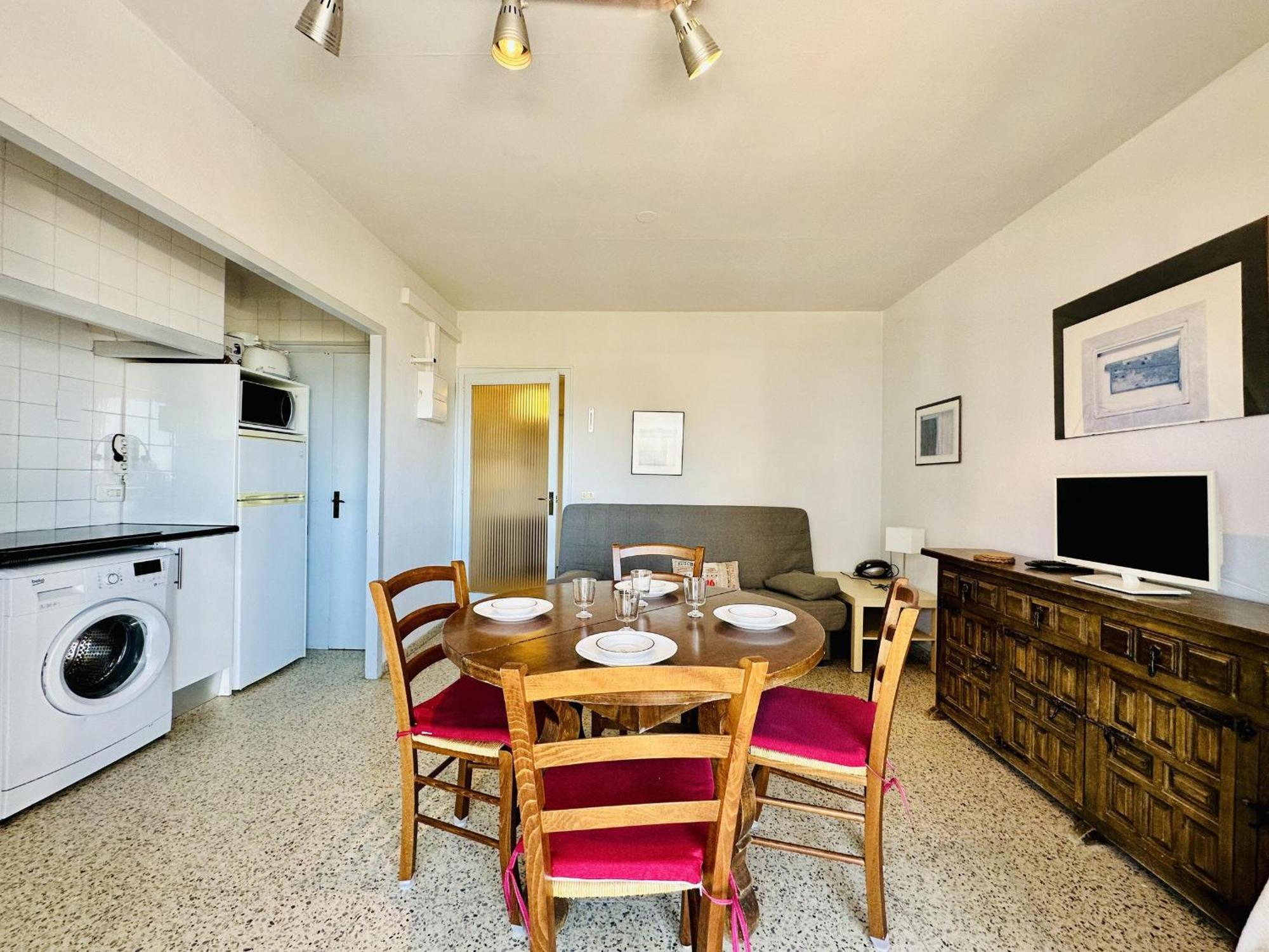 Appartement 2112 Hort De Mar A 306, Vista Inmejorable, En 1ª Linea De Mar Y Frente A La Playa Mas Espaciosa De Roses. Edificio Tranquilo. Parking. - Es-258-37 *